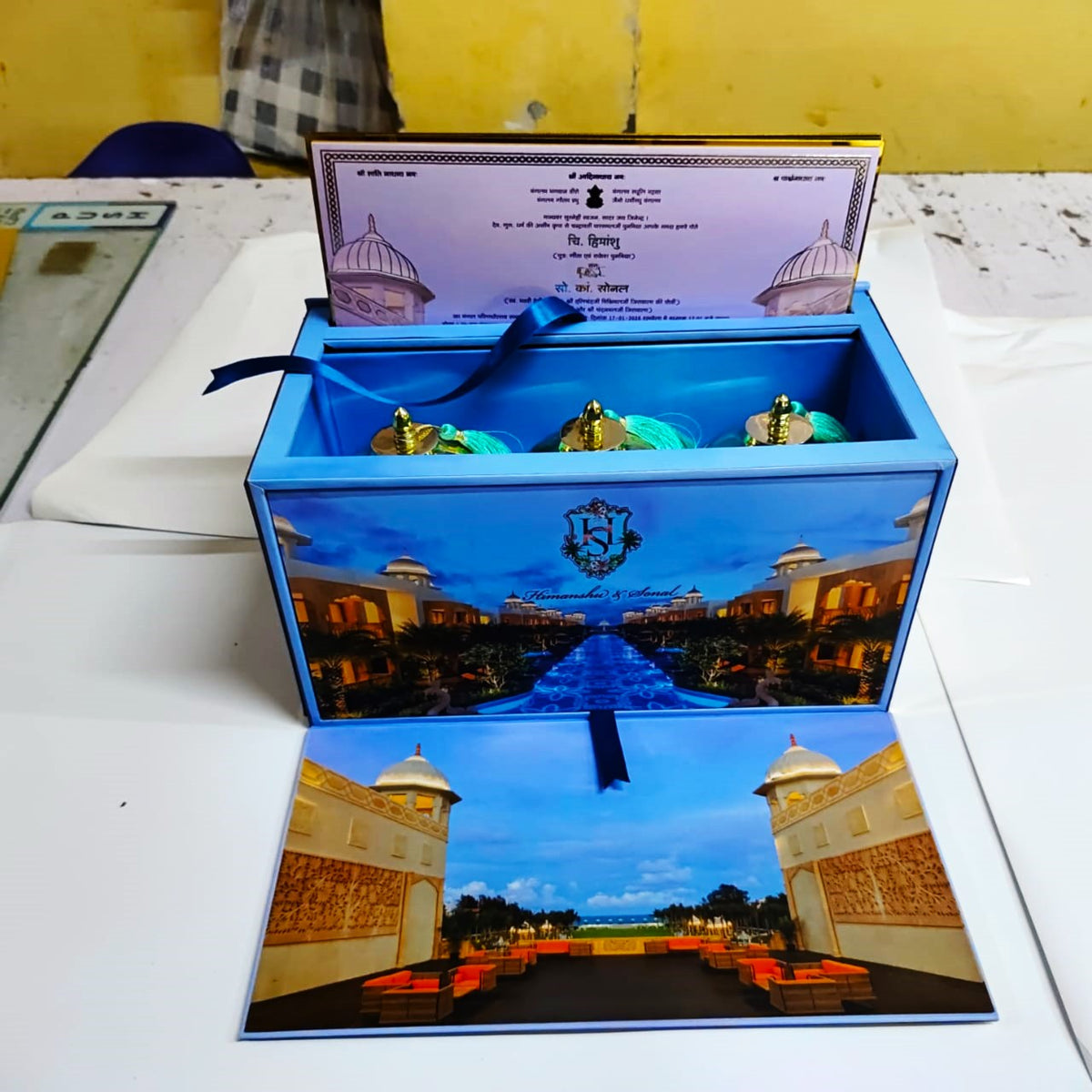The Top Open Royal Invitation Box