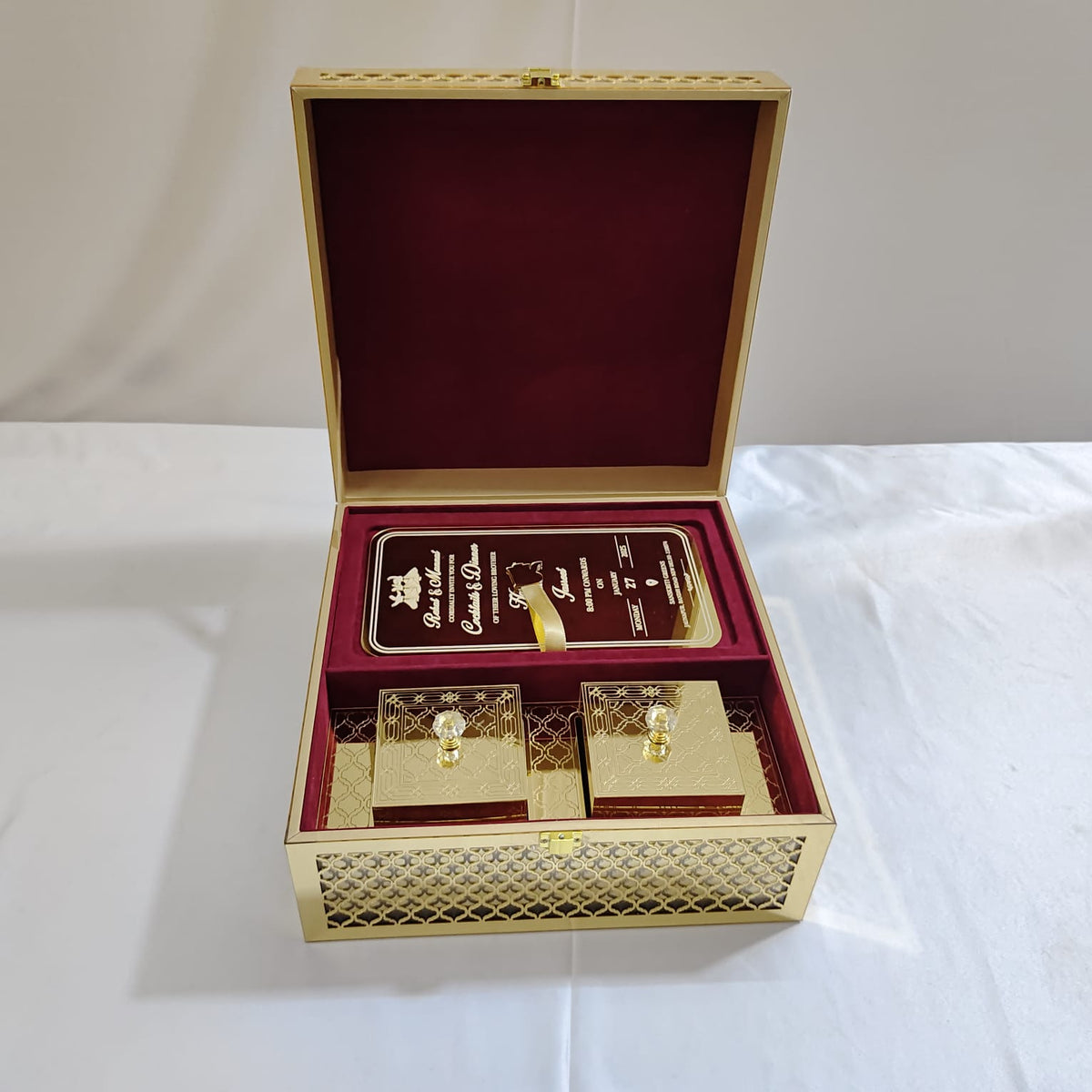 3D Laser Cutting Golden Acrylic Invitation Box