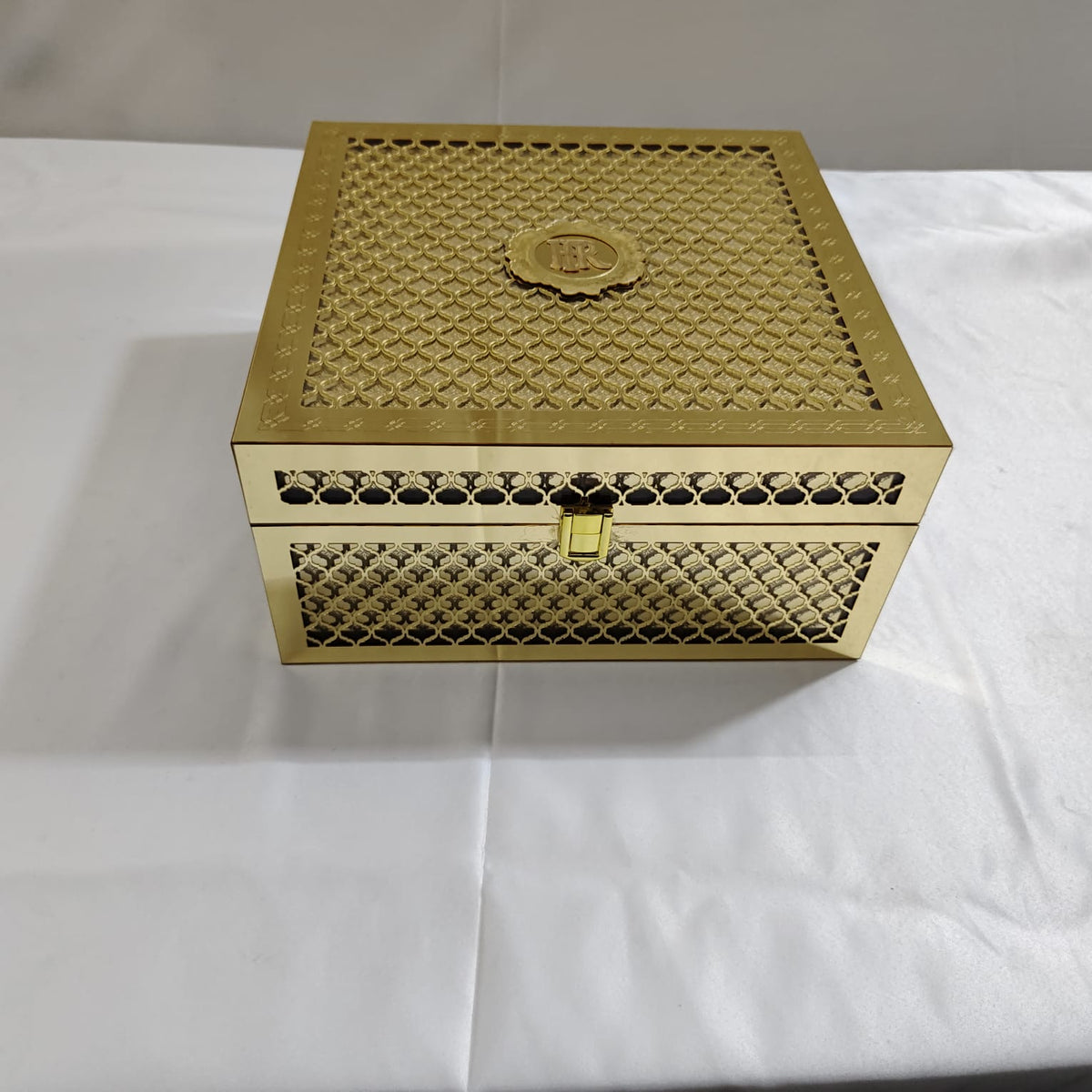 3D Laser Cutting Golden Acrylic Invitation Box