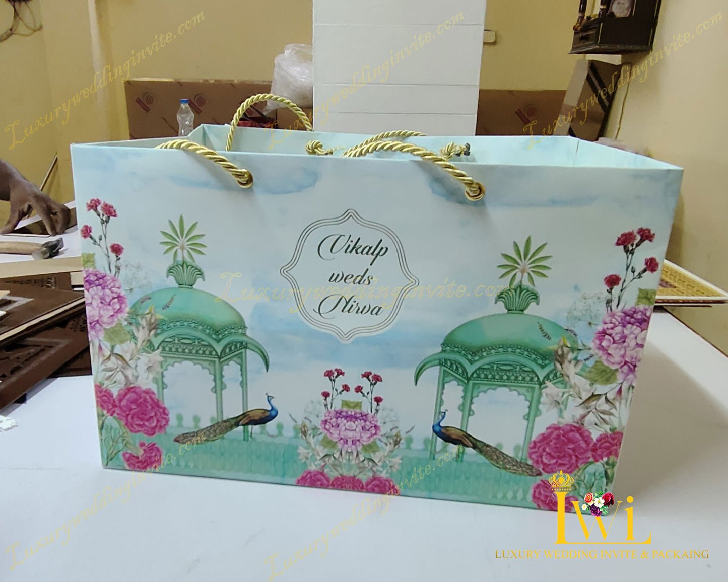 INDIAN TRADITIONAL PICHWAI INVITATION WITH GIFT HAMPER 2023